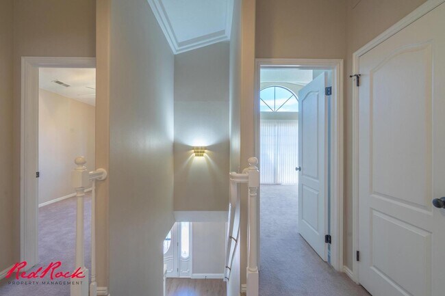 Building Photo - Spacious 6 Bedroom Home with a Balcony!