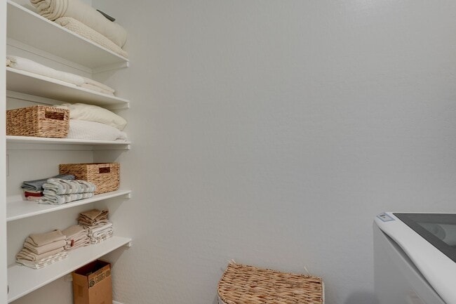 Building Photo - FULLY FURNISHED CONDO IN SUMMERLIN 89138! SHORT TERM!