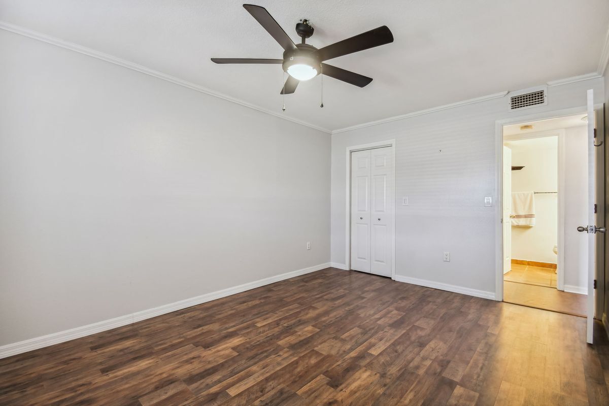 Building Photo - 5558 Baywater Dr