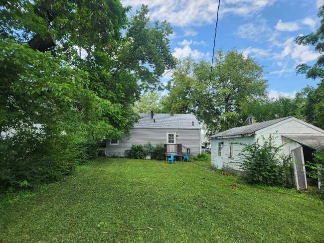 Building Photo - 9424 Minerva Ave