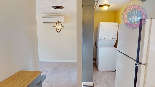 Building Photo - OREGON CITY / DEPOSIT FREE MOVE IN WITH OB...