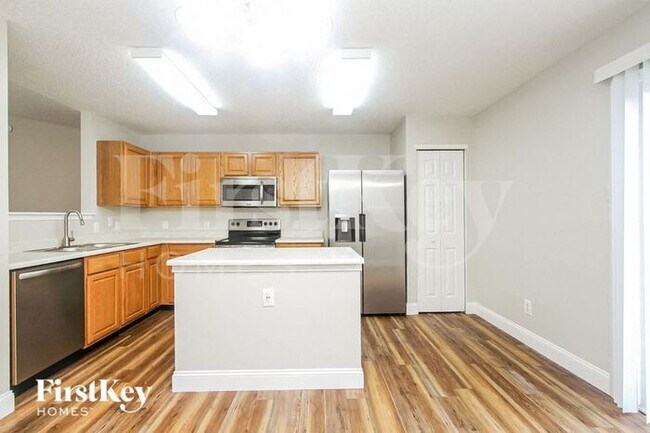 Building Photo - 969 Stonehurst Dr