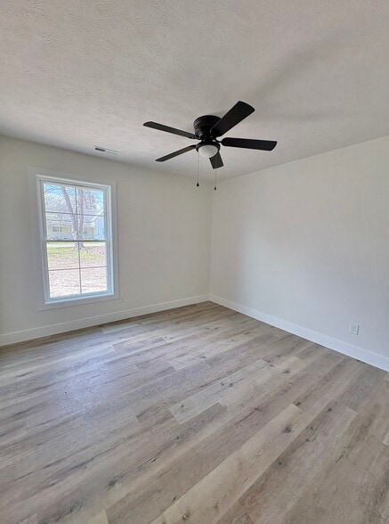 Building Photo - 209 Madison St