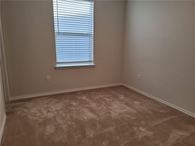 Building Photo - 279 Zuma Dr