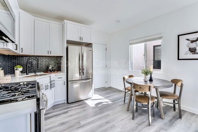 Building Photo - 4506 Moraga Ave