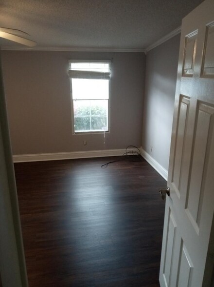 Building Photo - 881 Whaler Pl