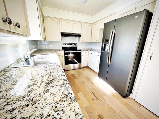 Building Photo - 2823 Amy Ln