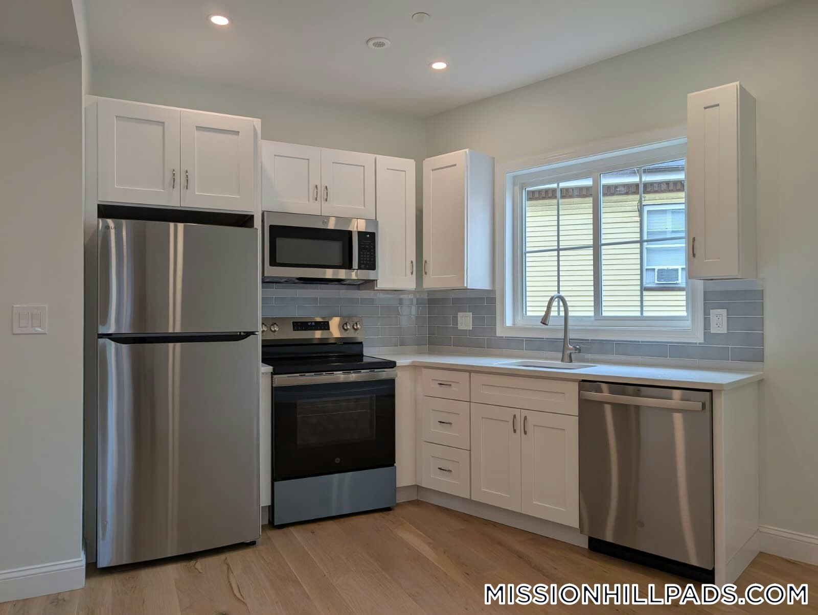 Building Photo - 38 Regent St