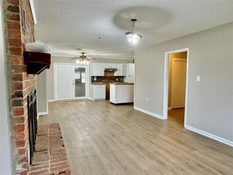 Building Photo - 6443 Yates Ct