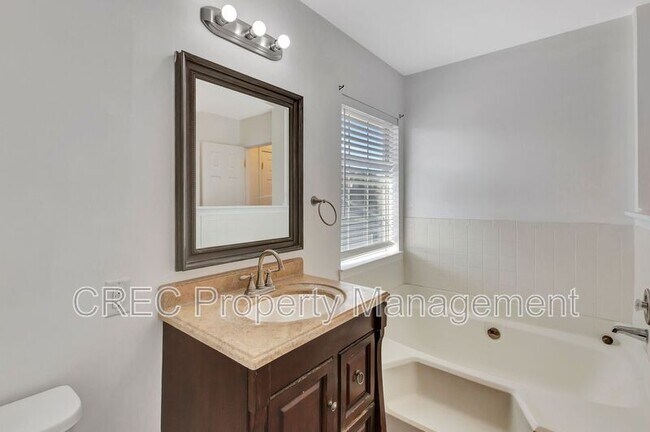 Building Photo - 3019 Woodington Pl