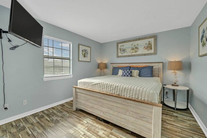 Building Photo - 312 Bream Ave