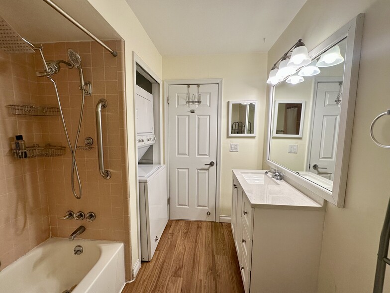 Bathroom - 27690 E Echo Vly