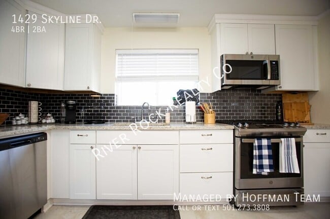 Building Photo - 1429 Skyline Dr