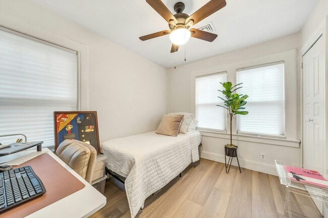 Building Photo - 67 Hillcrest Rd