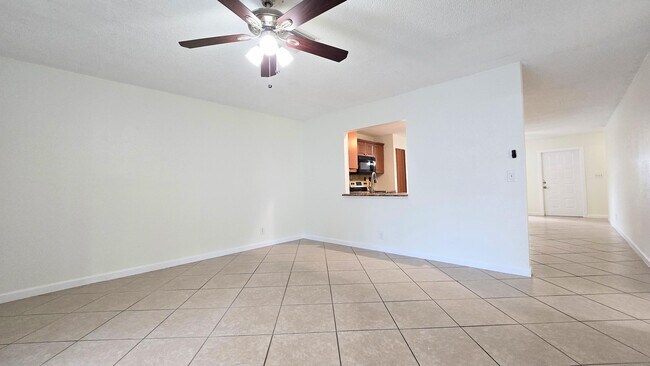 Building Photo - 1530 NW 93rd Terrace