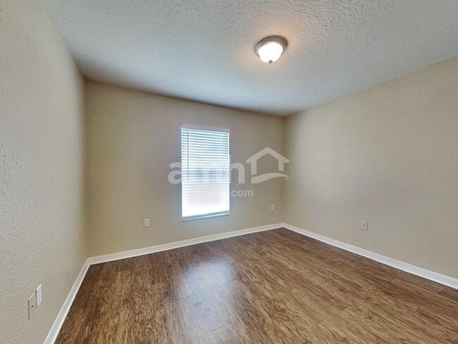 Building Photo - 6925 Krenson Oaks St