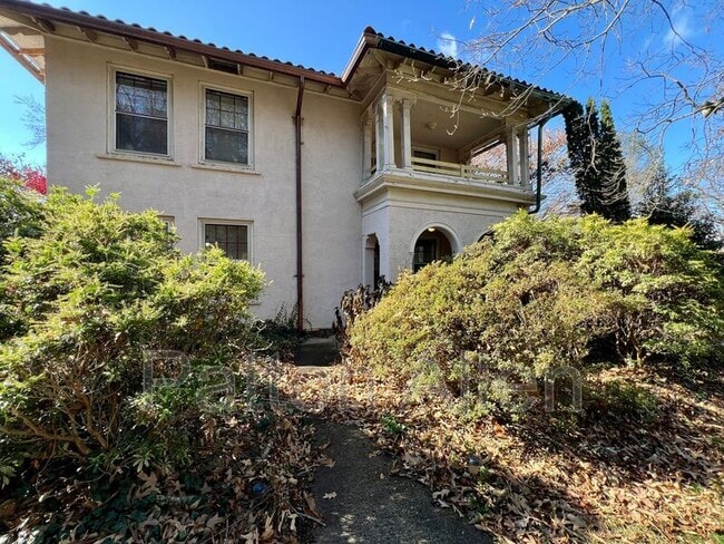 Building Photo - 83 Edgemont Rd