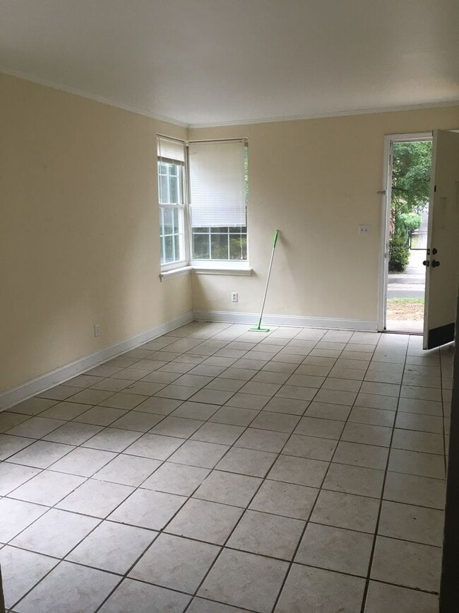 Building Photo - 403 Waccamaw Ave