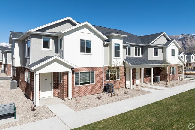 Building Photo - 1090 S 400 W