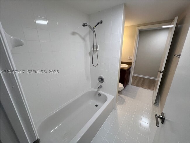 Building Photo - 202 Sable Palm Way