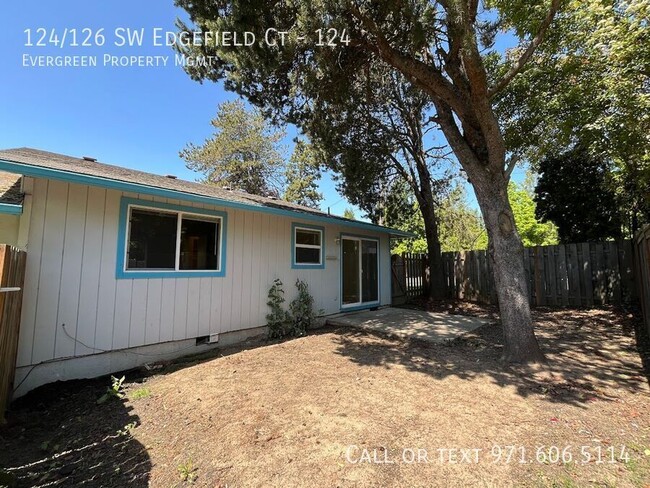 Building Photo - 124/126 SW Edgefield Ct-124