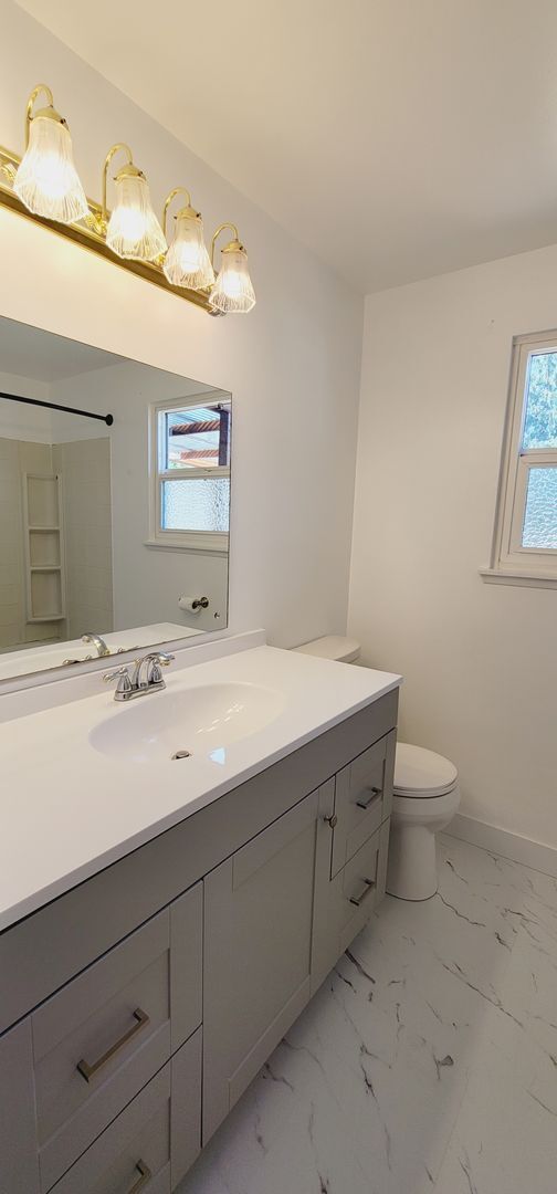 Building Photo - 13240 22nd Ave S