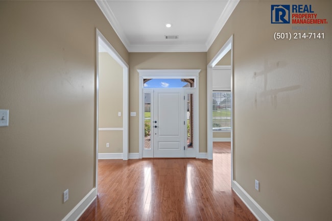 Building Photo - 4040 Robinwood Cir