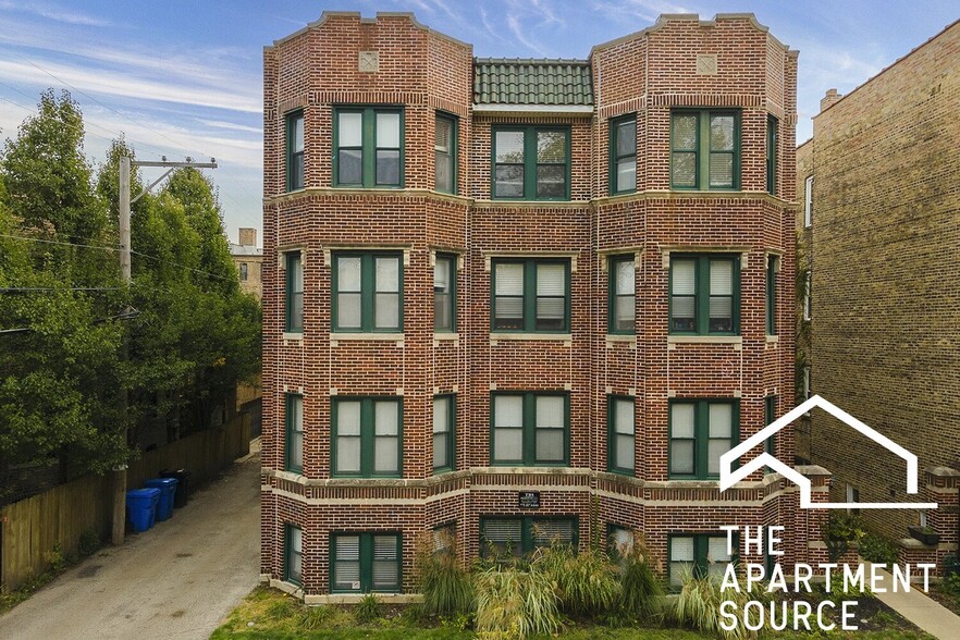 Building Photo - 3839 N Greenview Ave