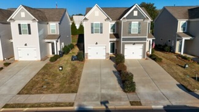 Building Photo - 3 Bedroom Home in Pendleton, SC