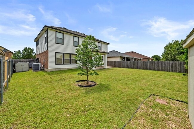 Building Photo - 214 Briarwood Dr