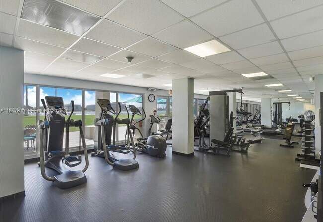 Building Photo - 2100 S Ocean Dr