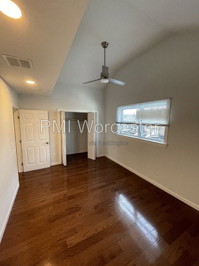 Building Photo - 14 Edgemere Blvd