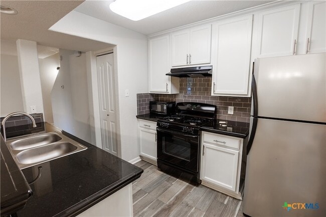 Building Photo - 124 Rush Haven