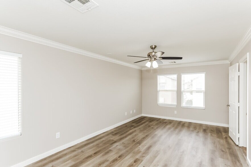 Building Photo - 9521 Colorado Blue St