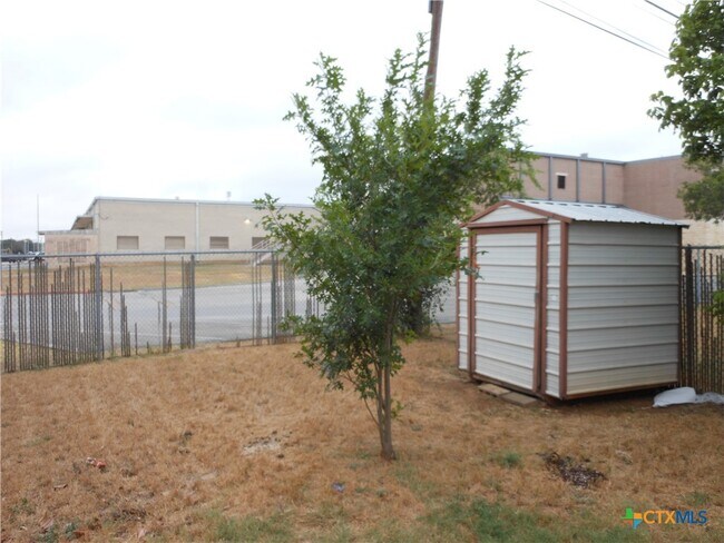 Building Photo - 333 Briarwood Dr