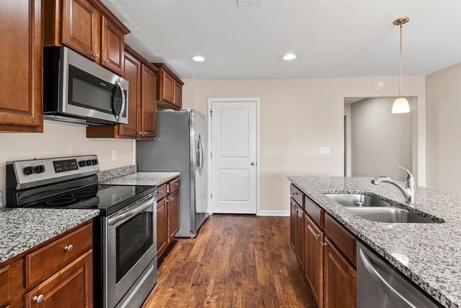 Building Photo - Mountain Ash home