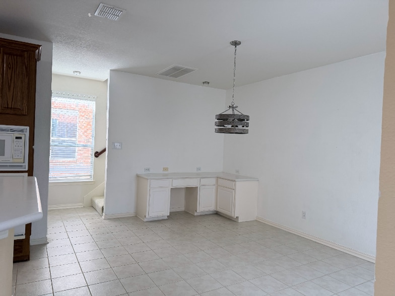 Building Photo - 4473 White Rock Ln