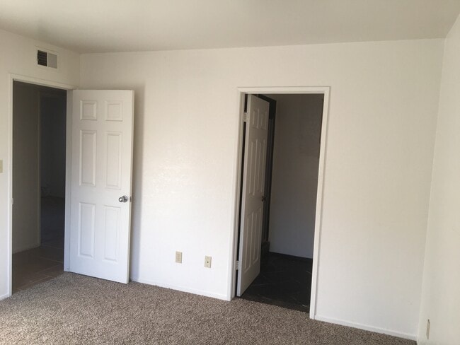 Building Photo - House