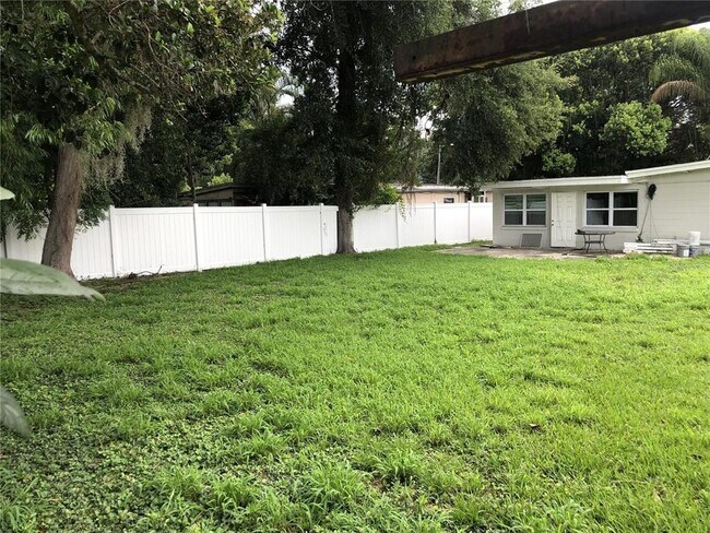Building Photo - 4052 Montrose Ct