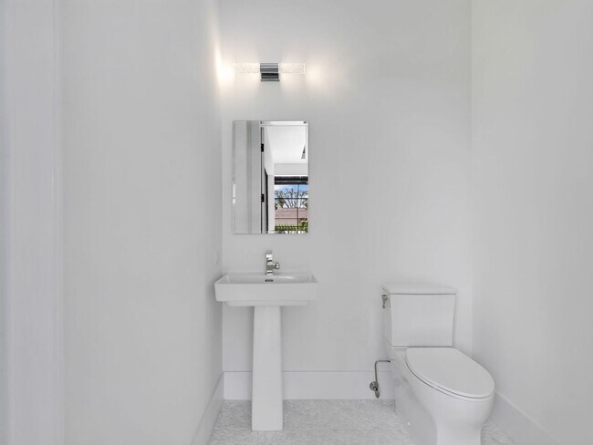 Building Photo - Brand-new contemporary estate on 2.27 private acres