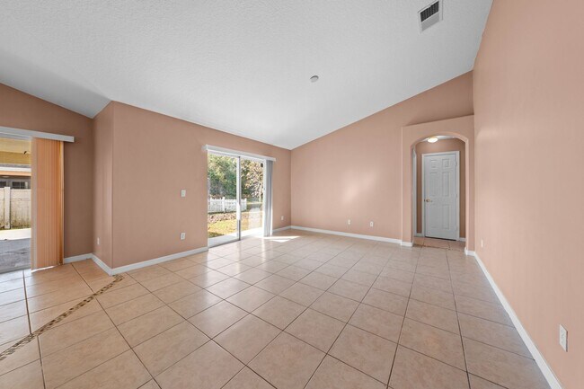 Building Photo - 4 Bedroom 3 Bath Home - Kissimmee ~ Southport Bay Community