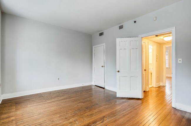 Building Photo - Junior League - 3039 M