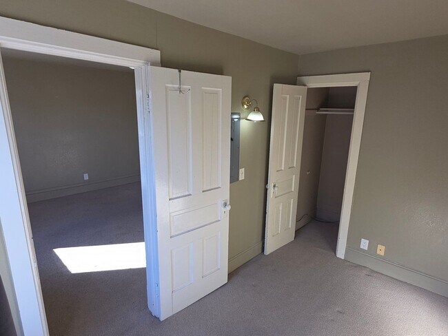 Building Photo - 1214 Hamilton St