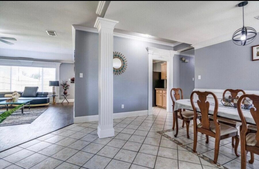 Building Photo - 7717 Coral Way