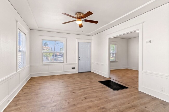 Building Photo - Charming San Leandro Cottage with Modern U...