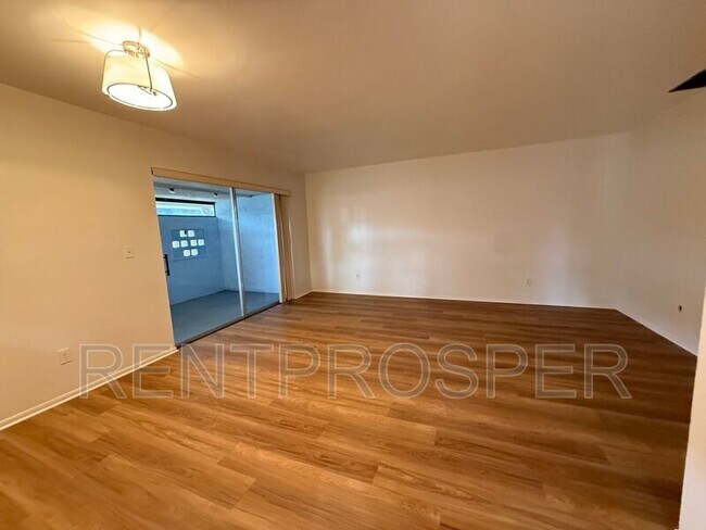 Building Photo - 225 Ranier Cove