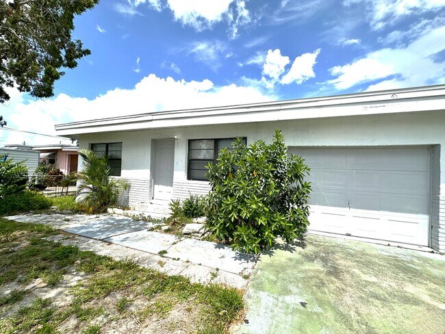 Building Photo - 2117 Mitchell Ct