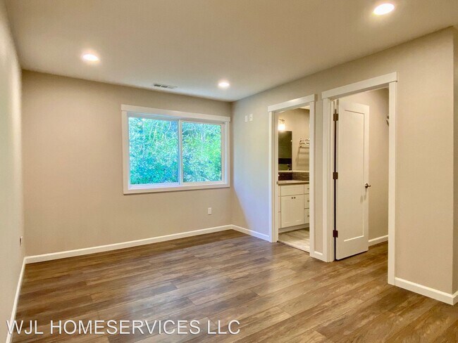 Building Photo - 2 br, 2.5 bath House - 1228 Bellefield Par...