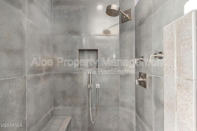 Building Photo - 8989 N Gainey Center Dr