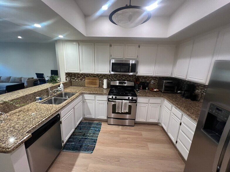 Building Photo - 8180 Manitoba St